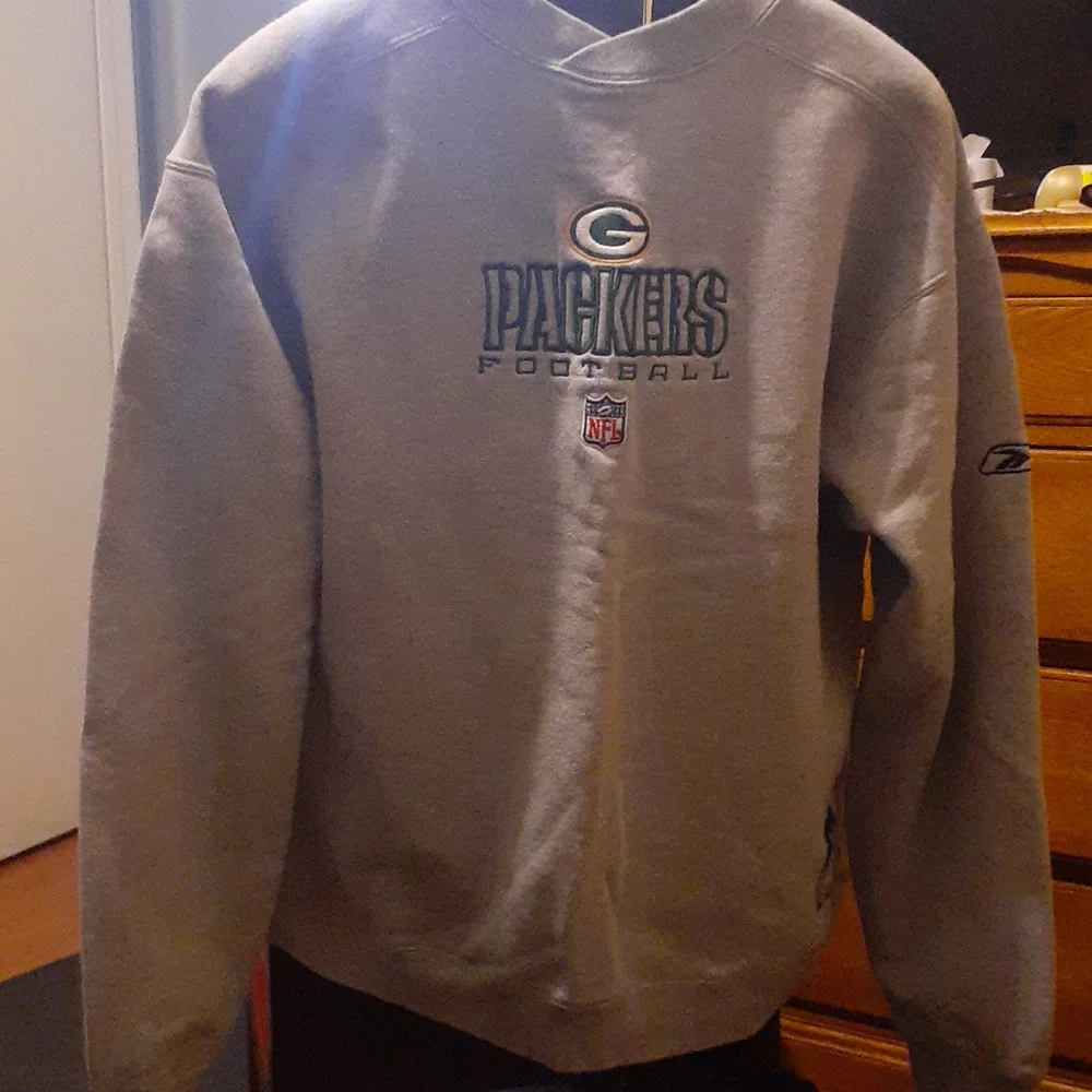 Reebok large sweater sliver - Picture 1 of 1
